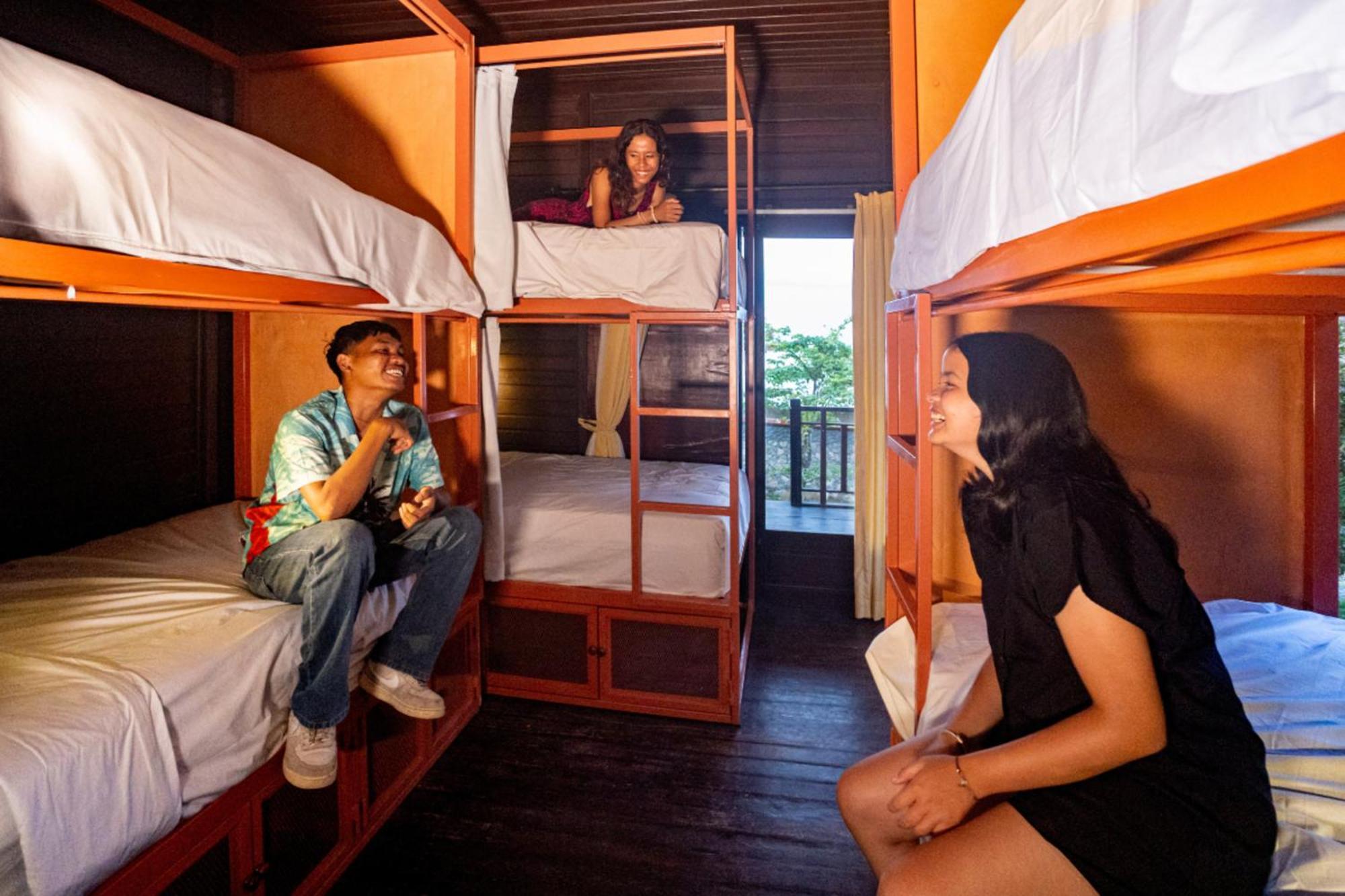 Mad Monkey Nusa Lembongan Exterior foto