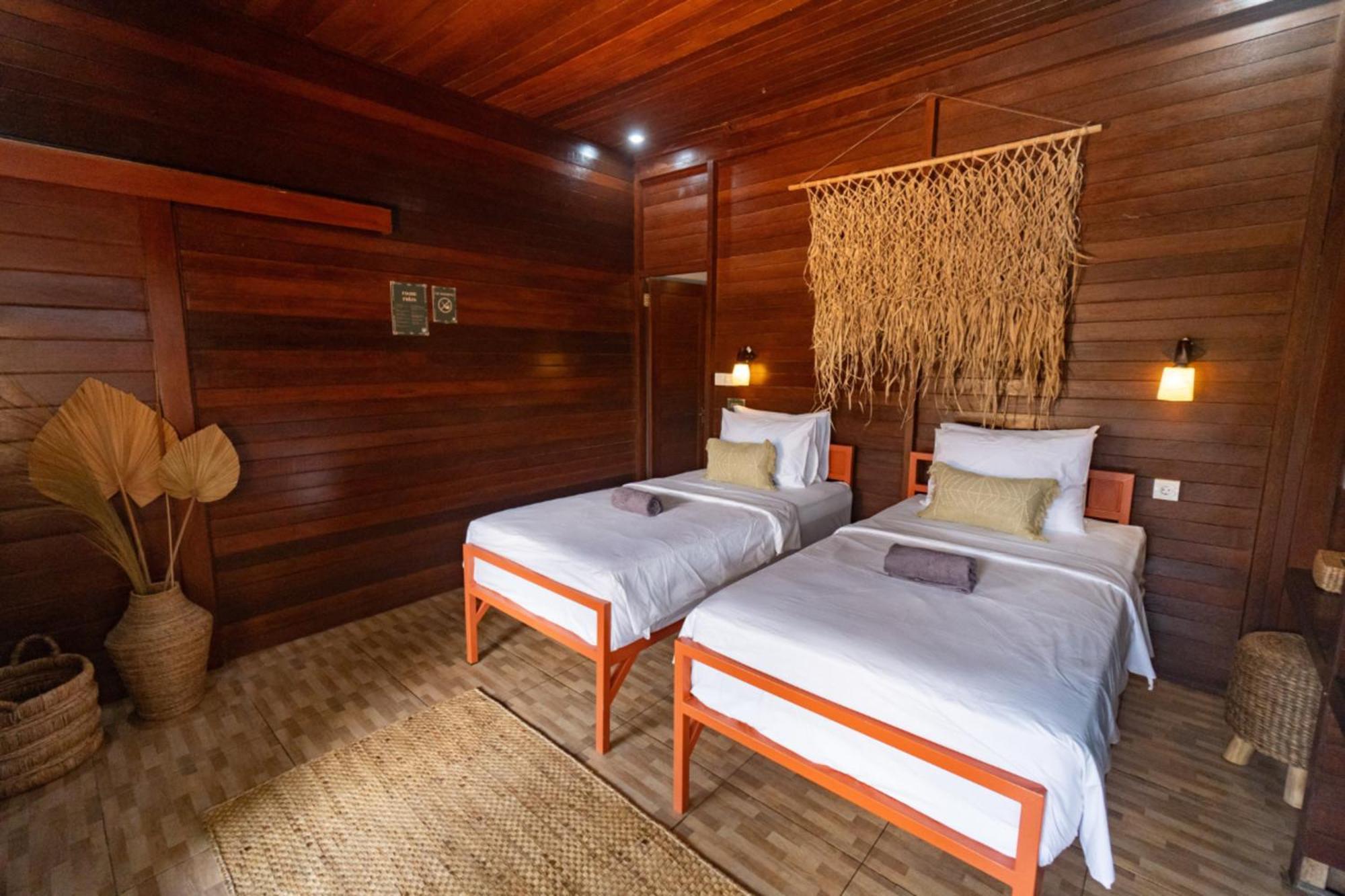 Mad Monkey Nusa Lembongan Exterior foto